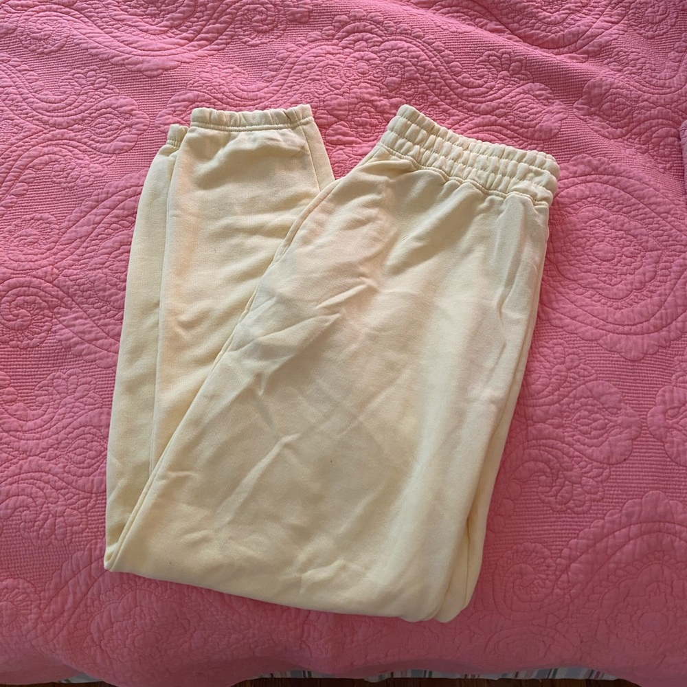 NWT yellow missguided joggers
